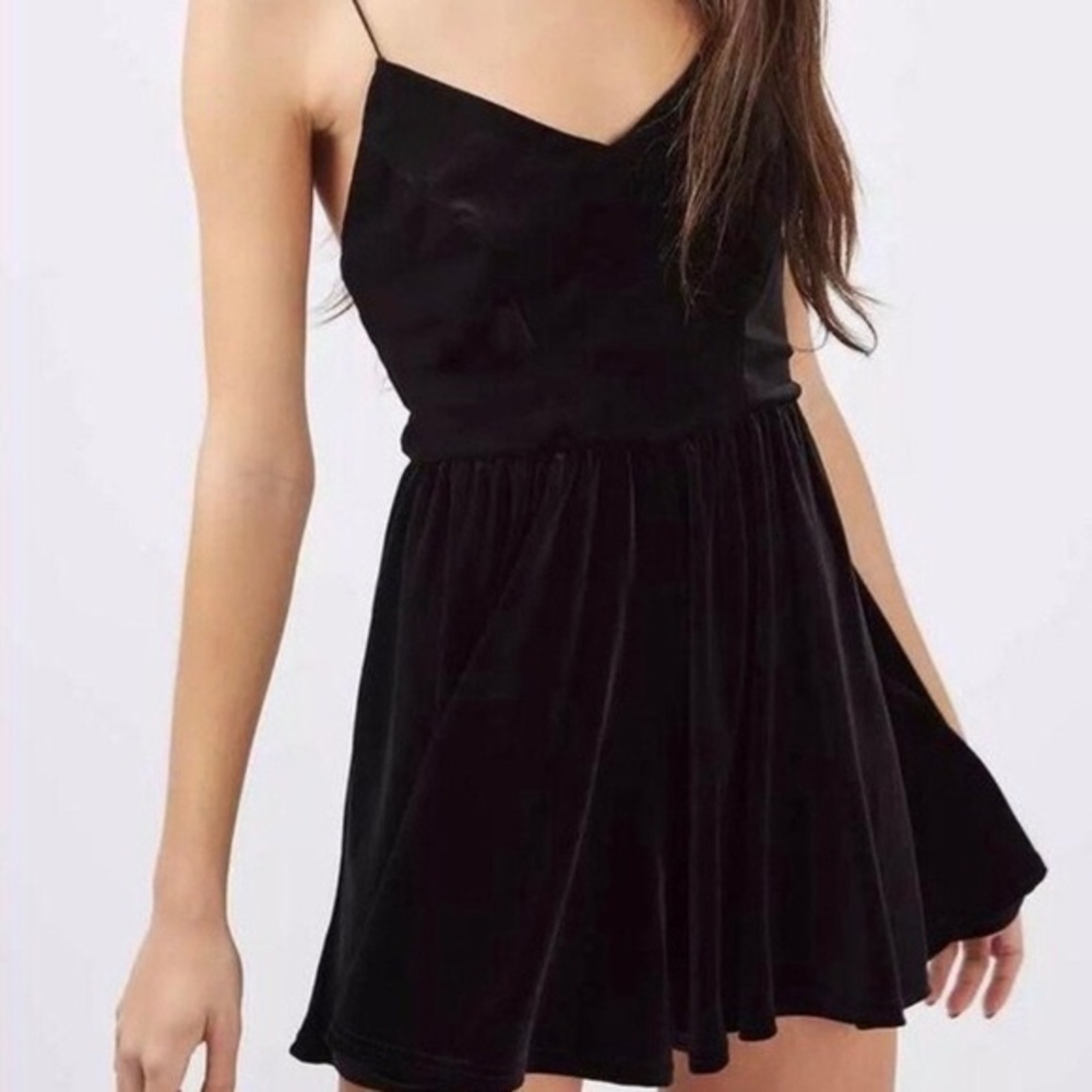 Elegant Black Velour Spaghetti Strap Dress